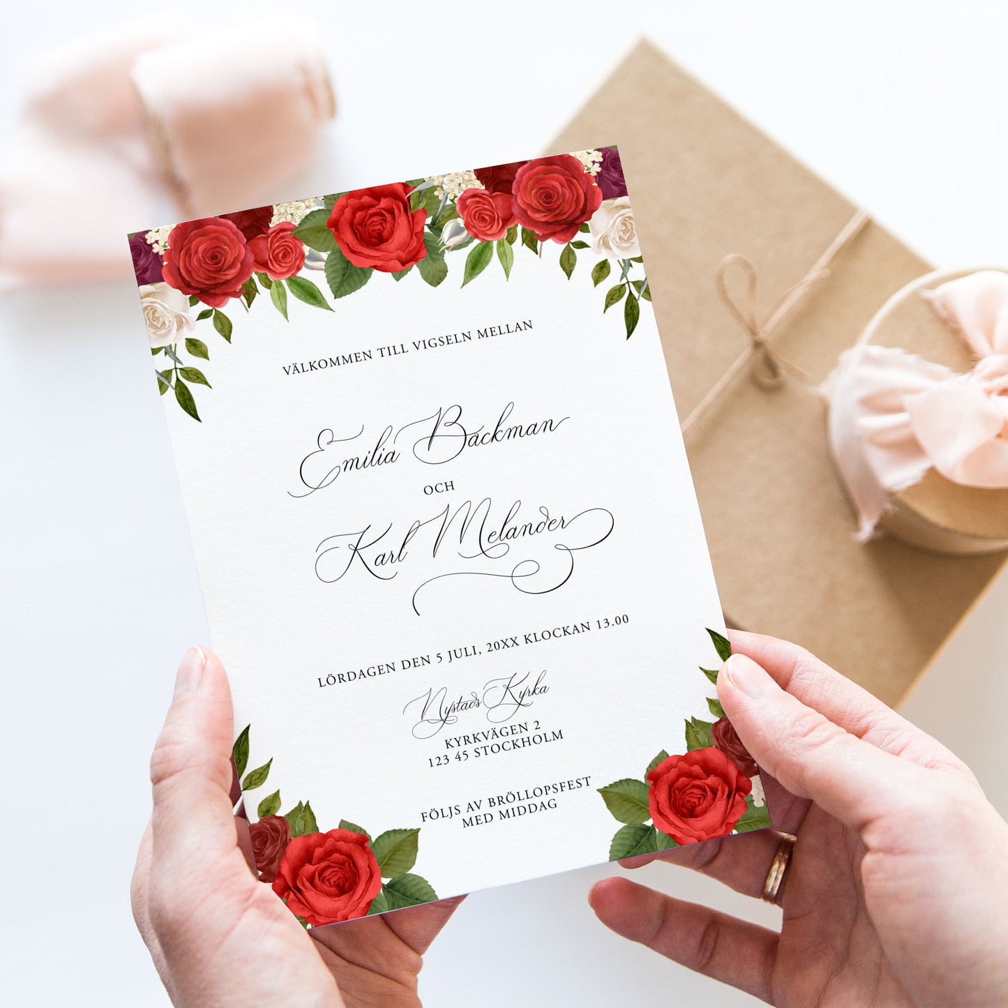 Bröllopsinbjudan med röda rosor – romantiskt kort med blommor – BR010
